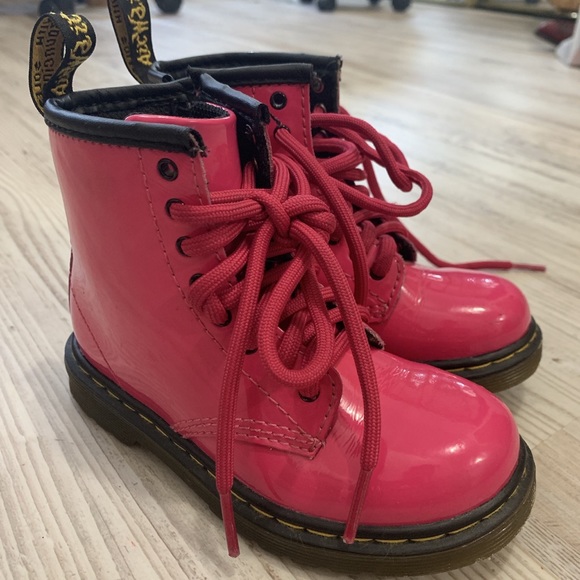 toddler size 9 dr martens